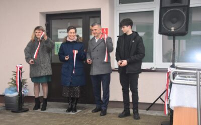 Nastąpiło oficjalne otwarcie internatu Zespołu Szkół w Lubawie, z artystycznym przytupem