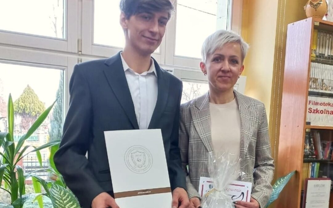 Tomasz Budniewski z iławskiego „Mechanika”  zdobył główną nagrodę w międzyszkolnym konkursie historycznym