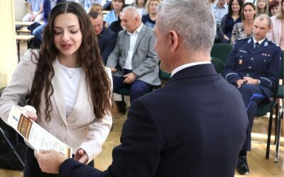 Najzdolniejsza młodzież ze szkół powiatowych otrzymała stypendia Starosty Powiatu Iławskiego